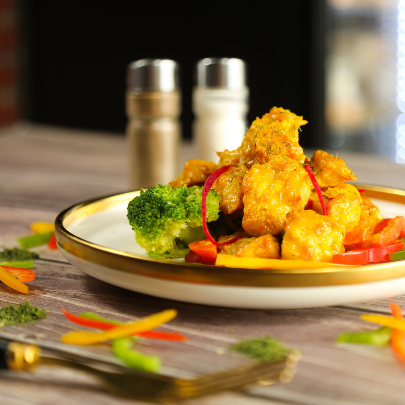 Chef special Chicken with Broccoli (CALORIES: 345 PROTEINS: 46.7 Grams FATS: 3.6 Grams)