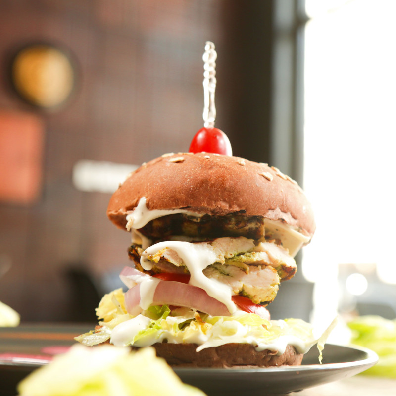 Grilled Chicken Burger (CALORIES: 415 PROTEINS: 52.5 Grams FATS: 20 Grams)