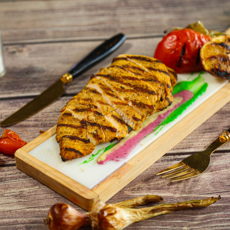 Lemon Grilled Chicken (CALORIES: 330 PROTEINS: 52.5 Grams FATS: 2 Grams)